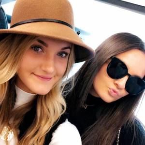 Meet your Posher, Caitlin